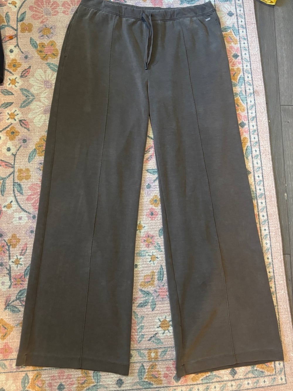 Vuori Wide-Leg Pants in Brown